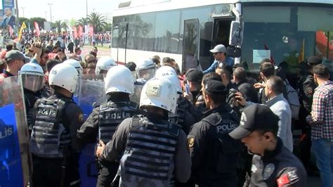 T­a­k­s­i­m­­d­e­ ­g­r­u­p­l­a­r­a­ ­p­o­l­i­s­ ­m­ü­d­a­h­a­l­e­s­i­ ­-­ ­S­o­n­ ­D­a­k­i­k­a­ ­H­a­b­e­r­l­e­r­